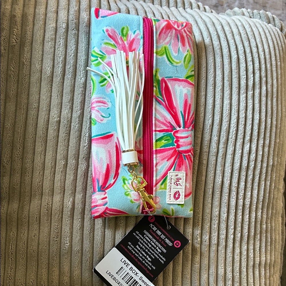 Makeup Junkie -Sweetheart Bow Floral Cosmetic Bag - Pink and Green